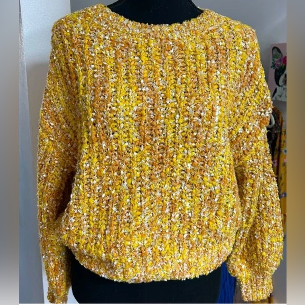 BROADWAY 38 Bulky loose knit Yellow Sweater w balloon cuffed sleeves SZ M NWOT